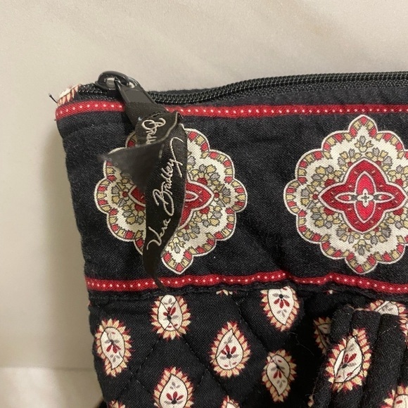 Vera Bradley ‘Classic Black’ tote - Picture 4 of 5